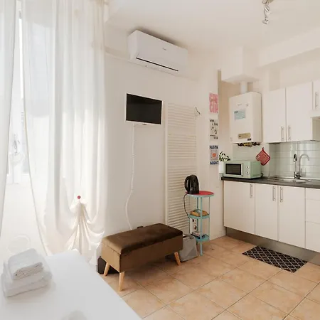 Guesthost - Step Into - Tortona District Apartmán